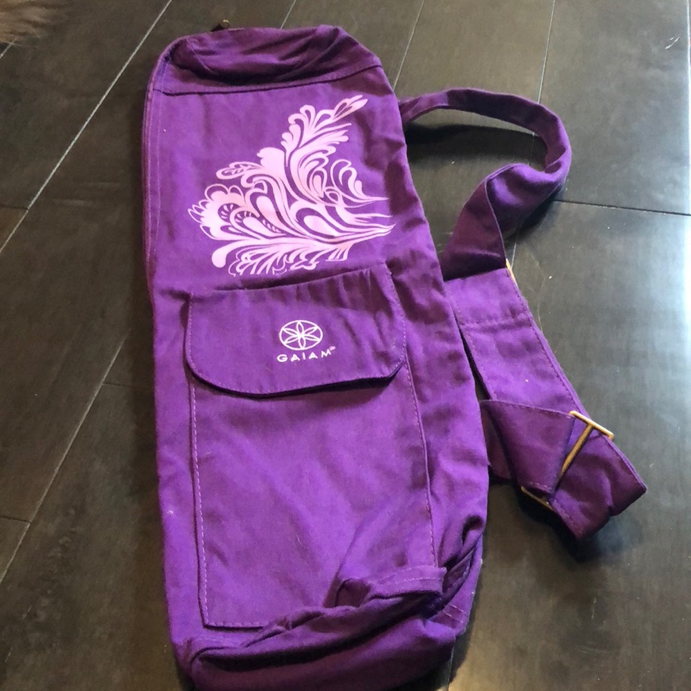 GAIAM yoga mat bag